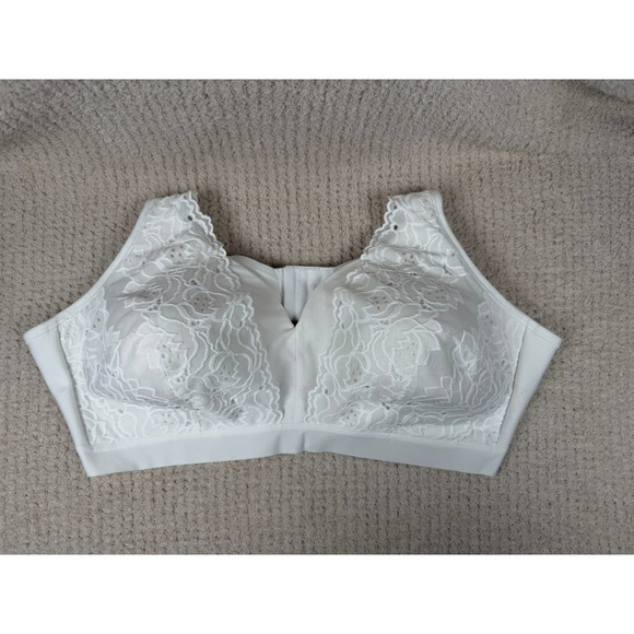 Cacique Other - Cacique 46C White Lace Trim Lightly Lined No Wire Full Coverage Bra NWT